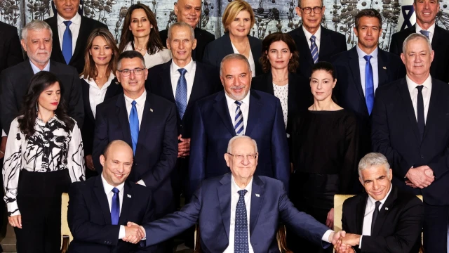 Разнородната управляваща коалиция на Израел изгуби тази сряда парламентарното си