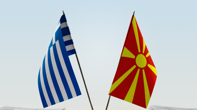 Атина отново предупреди властите в Скопие че пътят на страната