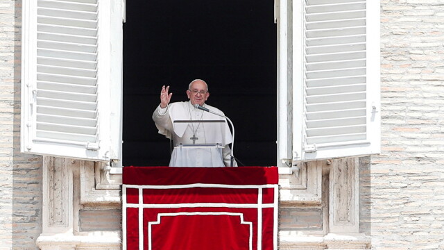 Папа Франциск отново призова за реални преговори между Русия и