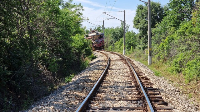 Влакът, който се блъсна с камион близо до село Гара