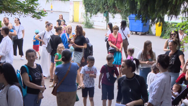 Румъния работи по програма с която да задържи украинските бежанци