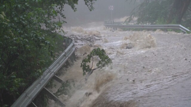 Частично бедствено положение в няколко населени места съборени мостове наводнени