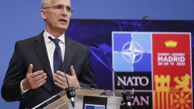 Генералният секретар на НАТО Йенс Столтенберг ще отпътува за Турция