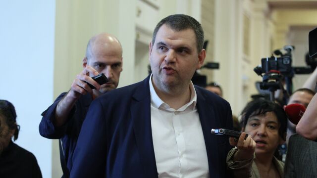 Депутатите приеха предложението на лидера на ДПС депутатът Делян Пеевски
