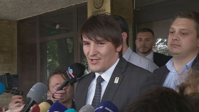 Депутатът от парламентарната група на ГЕРБ СДС Даниел Александров се отказа