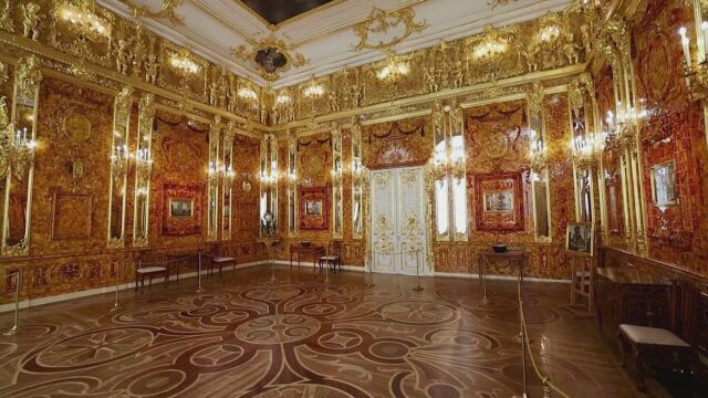 Кехлибарената стая перлата в короната на руския Екатеринински дворец в