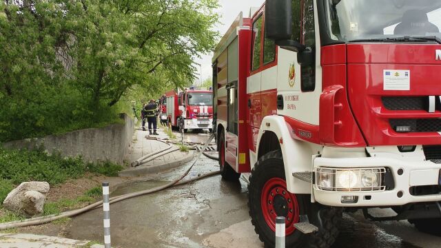 Българските огнеборци изпратени в помощ на Гърция заради горските пожари се