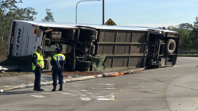 10 души загинаха при катастрофа на сватбен автобус в Австралия