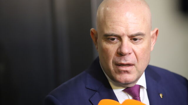 Главният прокурор Иван Гешев напусна заседанието на ВСС Той каза че