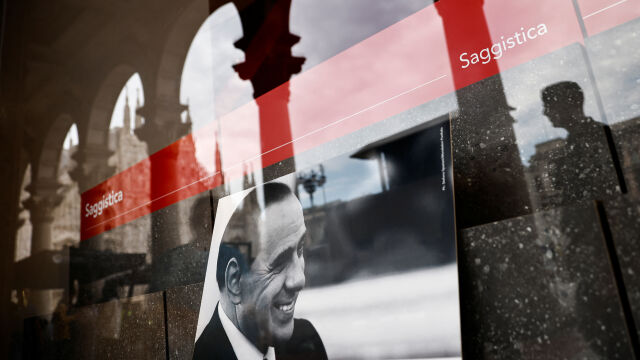 Италия изпраща с безпрецедентни почести бившия си премиер Силвио Берлускони