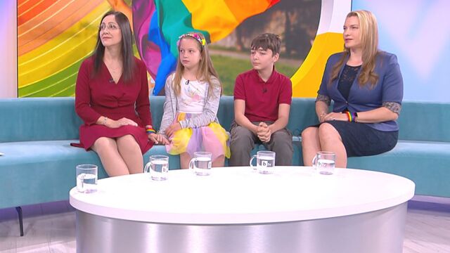 Галина Елена и техните деца Кариса и Ники Семейство което
