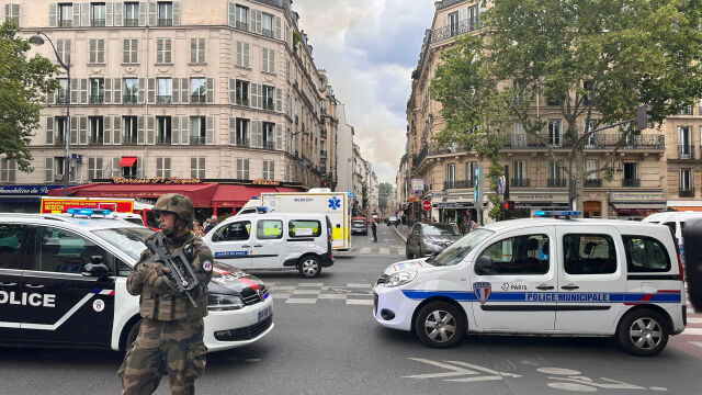 Газова експлозия в сграда в центъра на Париж Най малко четирима