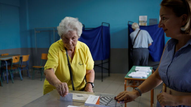 Гърците отново отиват до изборните урни В страната се провежда