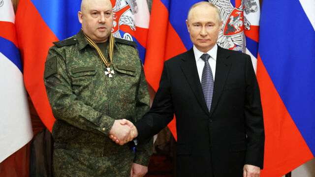Заместник командирът на руските военни операции в Украйна генерал Сергей Суровикин е