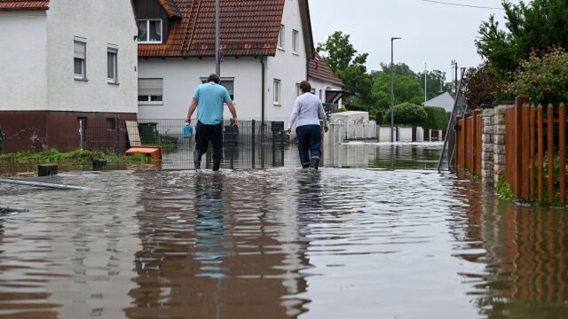 Броят на жертвите на наводненията в Южна Германия нарасна на