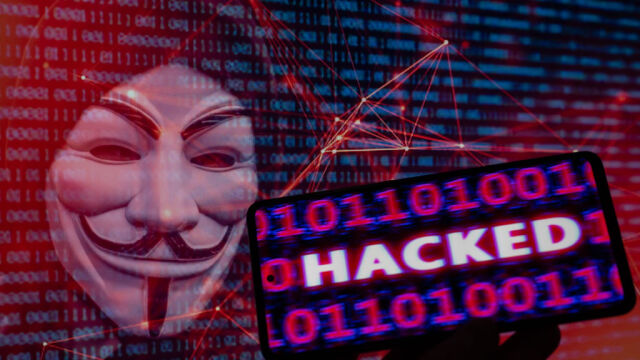  Хакери нападат профили на известни личности компании и марки в