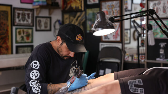  Потенциална връзка между татуировките и вид рак наречен малигнен лимфом