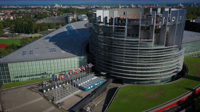  Как изглежда Европарламентът в Страсбург отвътре Каним ви на разходка