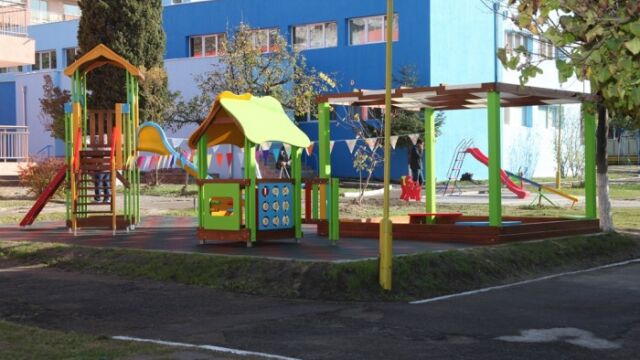 Момиченце на две години избяга от детска градина в Бургас