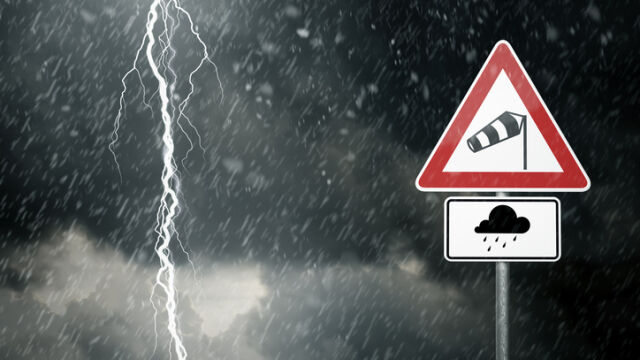  Синоптиците предупреждават за градушки порои и силни бури през следващите