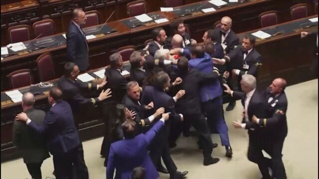 В италианския парламент избухна скандал в резултат на който един