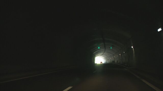  Репортаж по зрителски сигнал осветлението в трите тунела на
