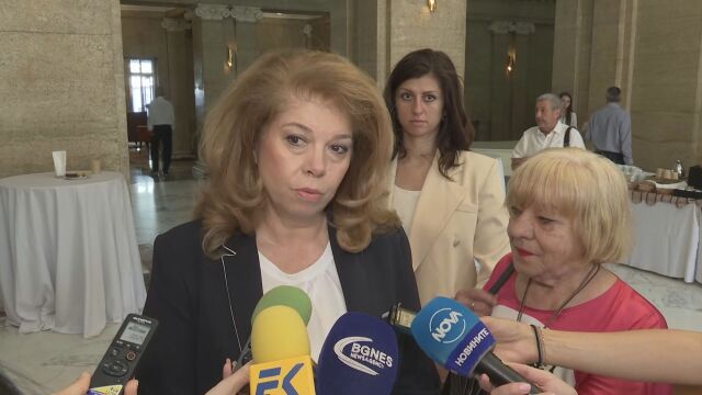 Вицепрезидентът Илияна Йотова отново призова да се състави редовен кабинет