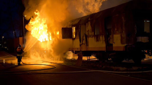 Влак се е подпалил на гарата в Каспичан съобщиха от