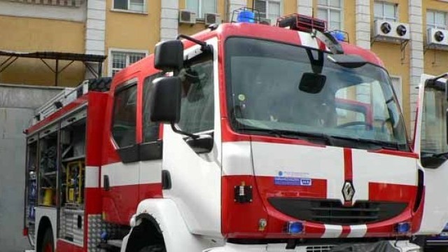 Пожар прехвърли от турска на българска територия и гори между