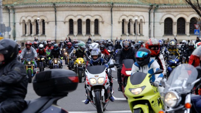 20 000 мотористи от десетки клубове ще открият Мотосезон 2024 в