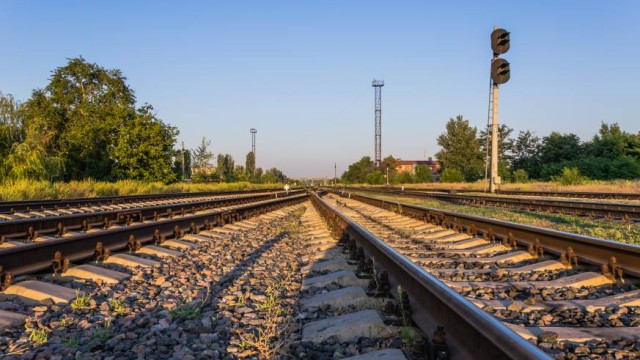 56 годишен служител на БДЖ е загинал след като е бил