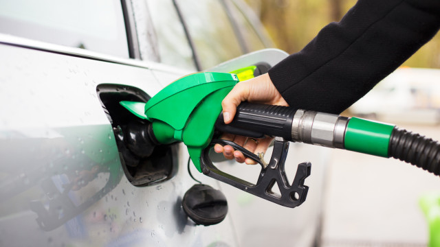 Очакваната от мнозина отстъпка от 25 стотинки за литър гориво
