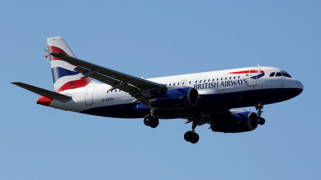 Британският национален превозвач British Airways отмени повече от 10 000