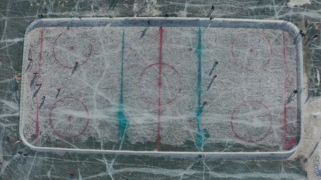 Звезди на руския хокей организираха мач върху замръзналото езеро Байкал