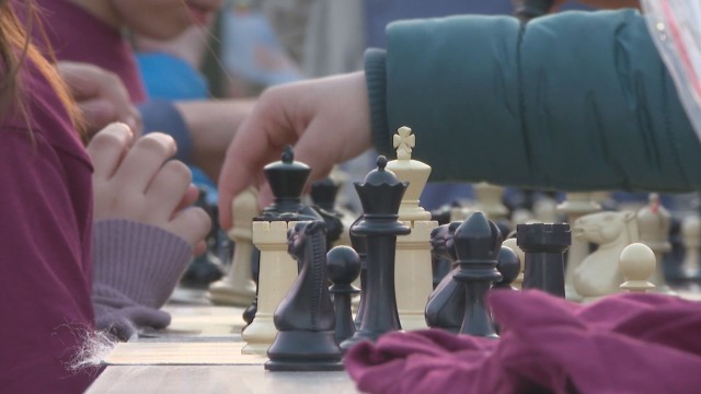 Най-големият шахматен клуб у нас остава без зала, членовете му излизат на протест