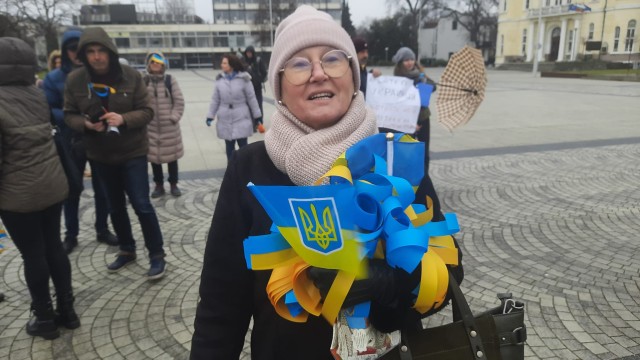Двайсетина протестиращи срещу руската агресия в Украйна се събраха на