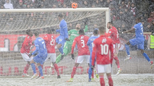 Нулево равенство в снежната битка между Левски и ЦСКА на