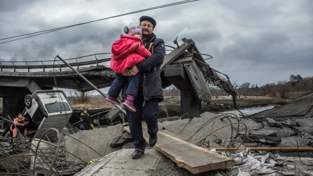 Войната е довела до пълно закриване на половината от украинския