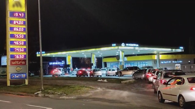 В Скопие и по големите градове в Северна Македония няма гориво