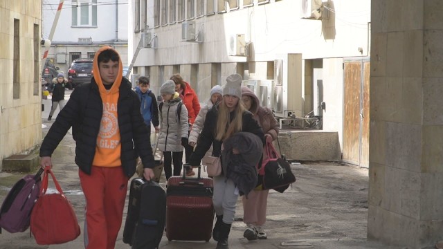 Междувременно 38 бежанци от Украйна се озоваха късно снощи по