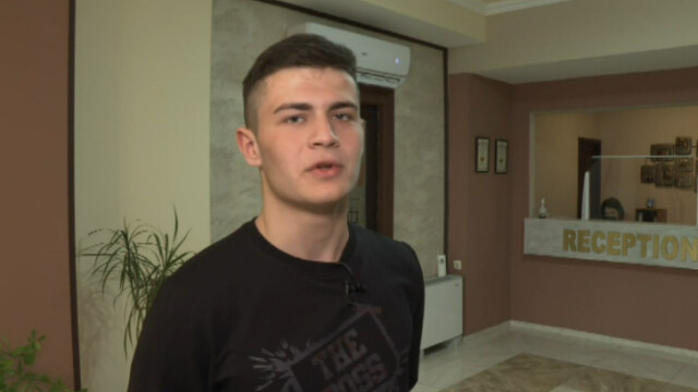 16-годишно момче от Украйна напуска дом и семейство, за да избяга от войната 