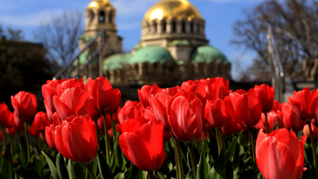 На Великден ще бъде предимно слънчево с временни увеличения на