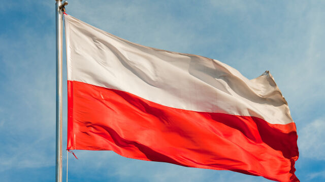 Полският Сенат прие резолюция с която обяви управляващ режим за