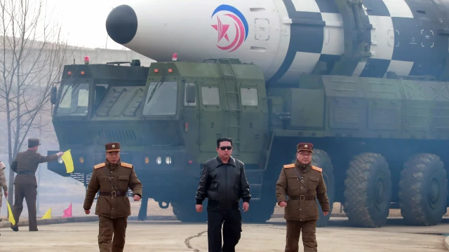 Новата балистична ракета Хвасон 17 на Северна Корея повишава нейния боен
