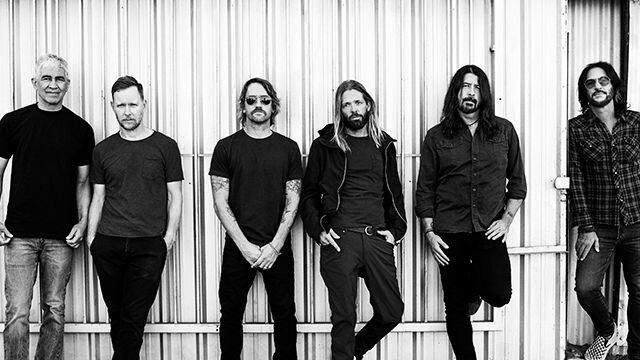 Foo Fighters отмениха всичките си концерти