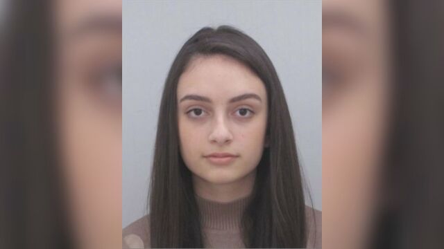 Столичната полиция издирва 17 годишно момиче По данни на близките на
