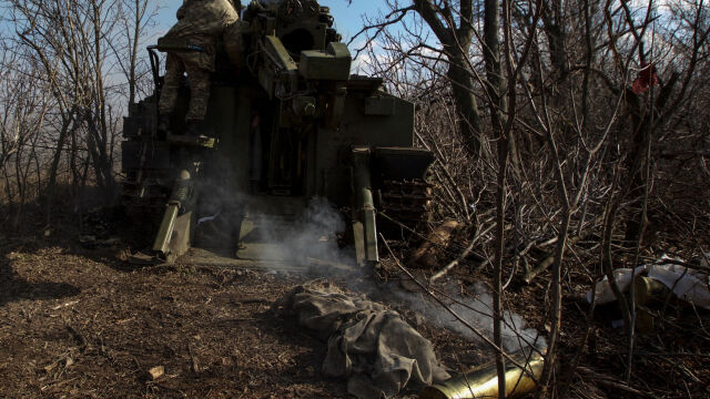 Продължават ожесточените боеве за град Бахмут в Донецка област От