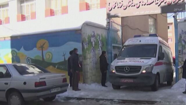Увеличават се случаите на отровени момичета в училища в Иран