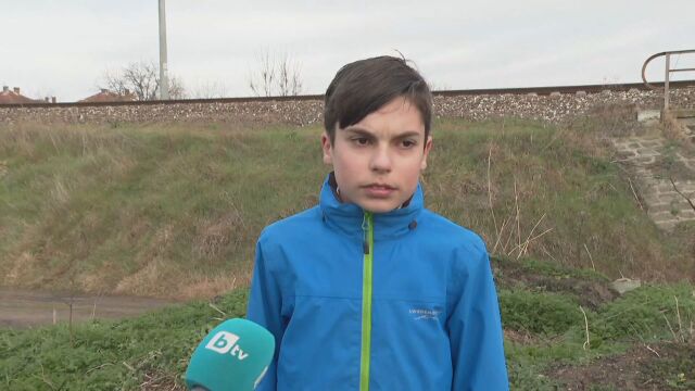 12 годишно момче от Бургас спря разразил се пожар край