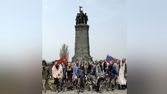 Разделящата тема дали трябва да бъде премахнат Паметника на съветската